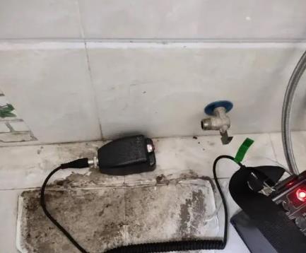 自贡屋顶漏水维修公司分享下卫生间漏水的危害及解决方法